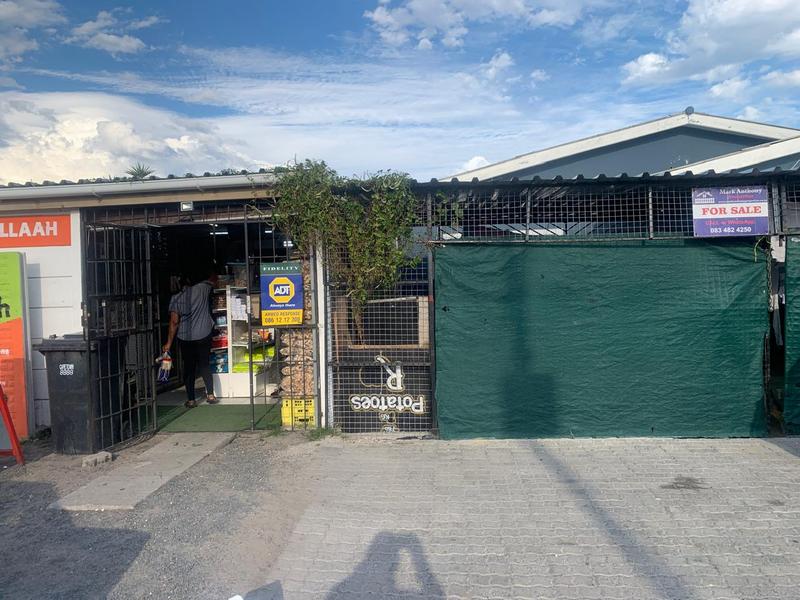 4 Bedroom Property for Sale in Grassy Park Western Cape